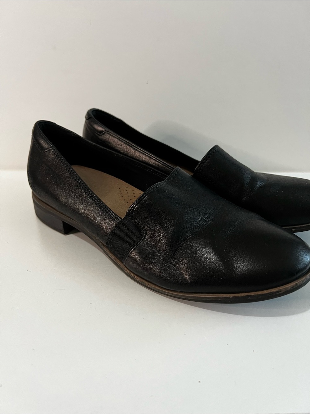 Clarks Trish Diva Black Leather Comfort Loafers Slip On Shoes - Picture 2 of 9
